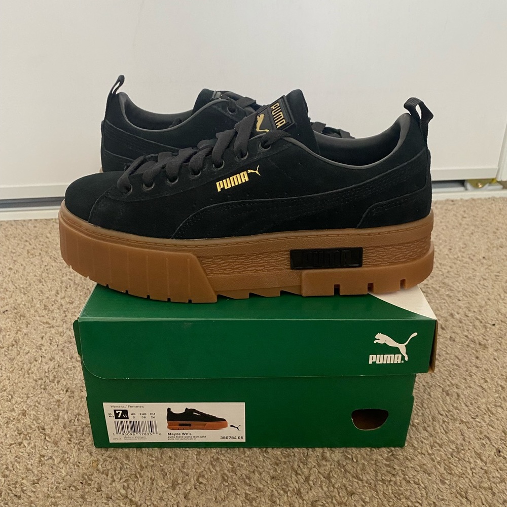 BRAND NEW. Puma Mayze WMNS Platform Sneaker Black/Gum bottoms 7.5W